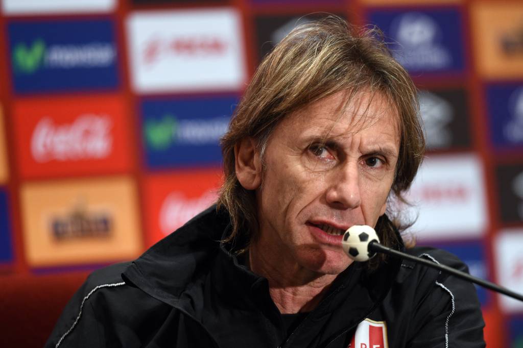 Peru's national football team head coach, Argentine Ricardo Gareca speaks during a press conference in Lima on November 11, 2015. Peru will face Paraguay in a FIFA World Cup Russia 2018 qualifier football match on November 13. AFP PHOTO/CRIS BOURONCLE