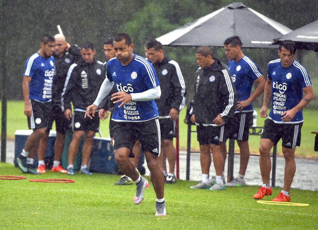 A seleção do Paraguai só obteve bom resultado na primeira rodada, quando venceu a Venezuela (foto: NORBERTO DUARTE / AFP)