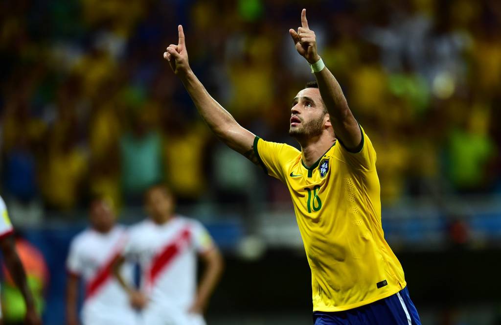 Renato Augusto terá condição de atuar em apenas parte do jogo contra o Vasco (foto: AFP)