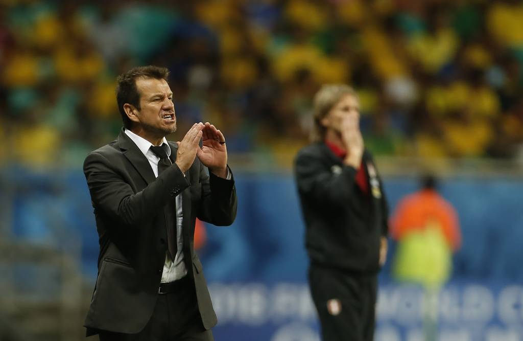 Dunga havia dito diversas vezes que não pediu para Elias deixar de atacar na Seleção (Foto: André Mourao/Mowa Press)