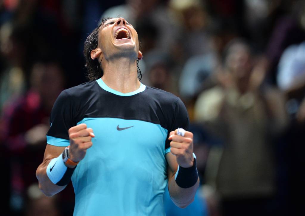 Rafael Nadal se classificou de forma invicta para a semifinal em Londres, na qual enfrentará Djokovic (foto: Glyn Kirk/AFP)