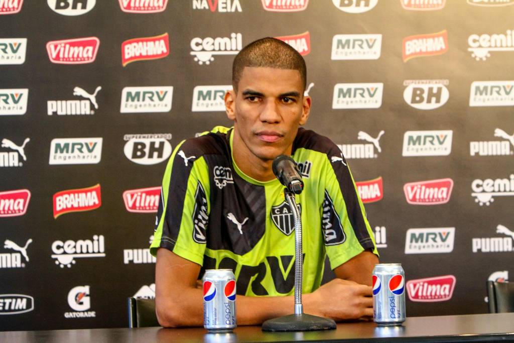 Ausente contra o São Paulo, Léo Silva substituiu Levir Culpi na entrevista coletiva desta sexta (Bruno Cantini/CAM)