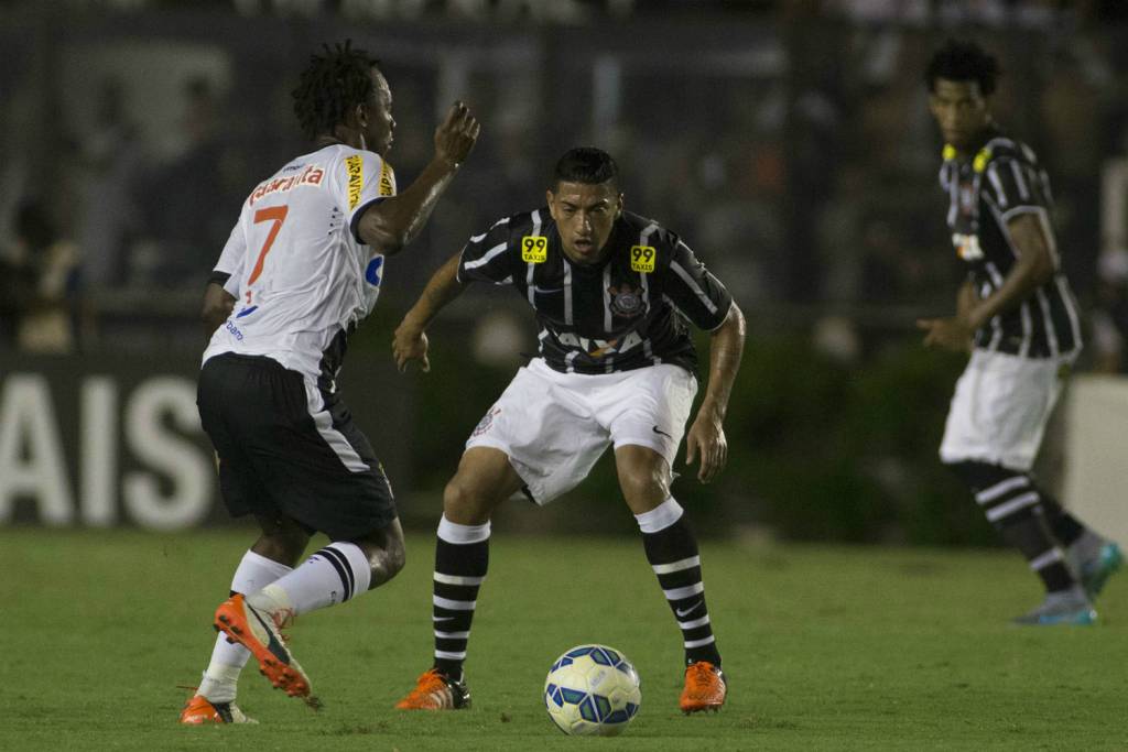 Bicampeão brasileiro com o Timão, Ralf completou 350 jogos no jogo do título (Foto: Daniel Augusto J.r/Ag. Corinthians)