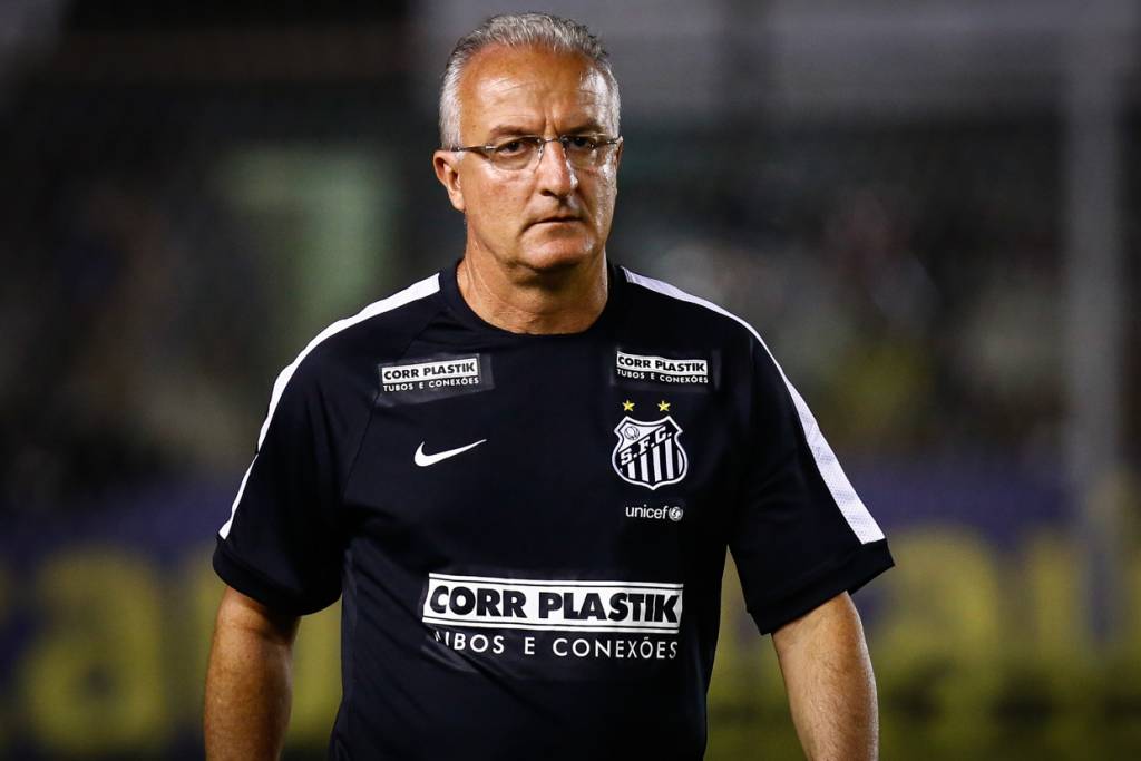 Dorival Júnior garante que não teve escolha ao entrar com reservas em campo (Foto: Ricardo Saibun)