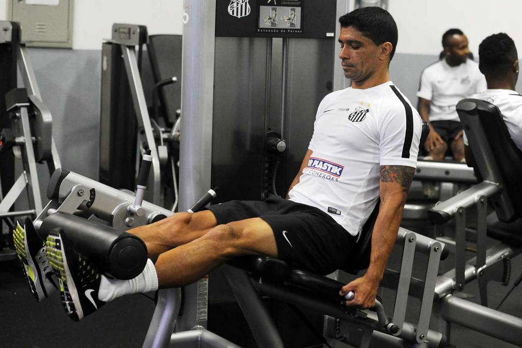 Renato nem viajará com a delegação santista para Curitiba (Foto: Ivan Storti)