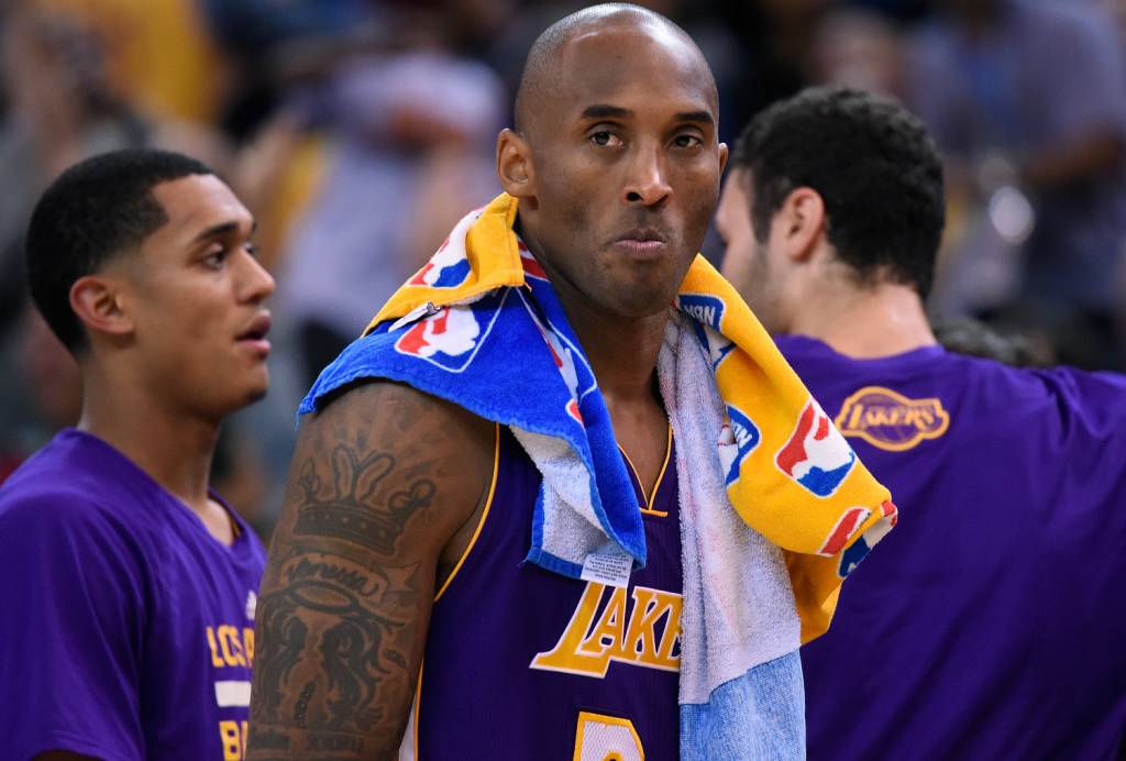 O astro Kobe Bryant teve atuação apagada ao anotar apenas quatro pontos (Foto: Thearon W. Henderson/ AFP)
