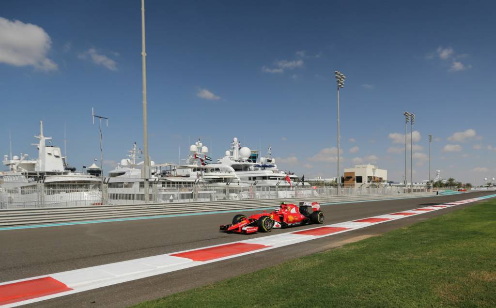 A Ferrari convocou seus dois pilotos titulares para o teste de terça-feira (Foto: Karim Sahib/AFP)