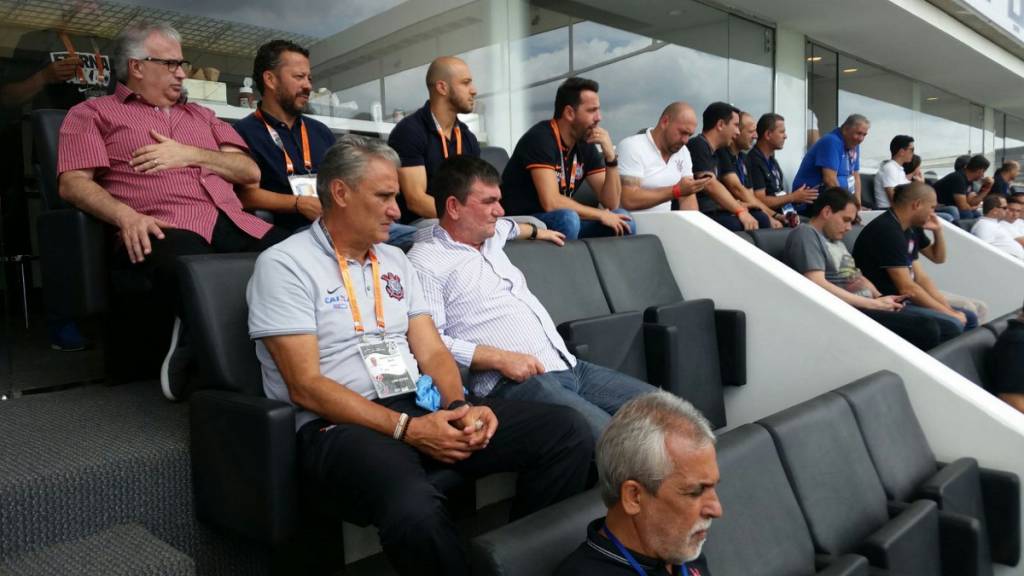 Tite e dirigentes alvinegros acompanharam a decisão na ZL (foto: Agência Corinthians)