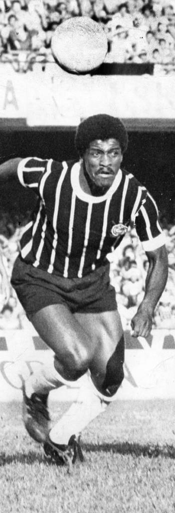 Tite não compreende 1977, mas sabe que, "para jogar no Corinthians, é preciso ter um pouco de Zé Maria" (foto: acervo/Gazeta Press)