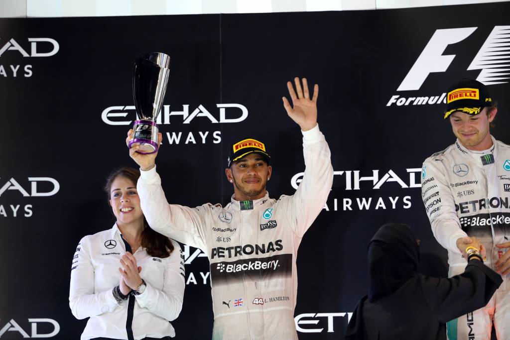 Lewis Hamilton terminou a corrida em segundo, mas levou o título mundial (Foto: Marwan Naamani/AFP)