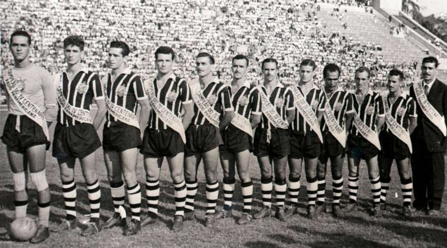 Sem um Mundial para disputar, Brandão entrou para a história com o esquadrão campeão paulista do IV Centenário (foto: Acervo/Gazeta Press)