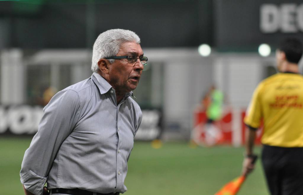 O time do técnico Givanildo Oliveira foi derrotado neste sábado (Carlos Cruz/AFC)