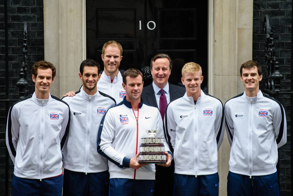 Equipe campeã da Copa Davis visitou o número 10 de Downing Street (Foto: AFP)