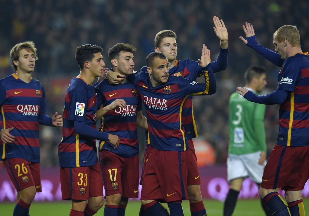 Jogadores comemoram goleada na Copa do Rei (Foto: Lluis Gene/AFP)