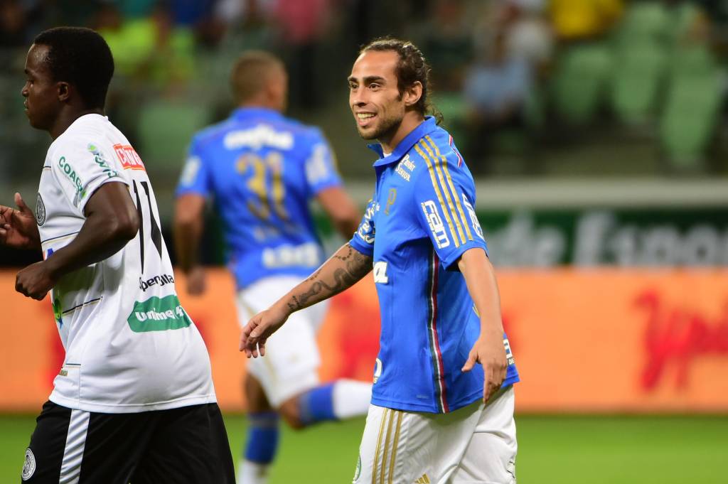 Valdivia defendeu o Palmeiras em um jogo da campanha que culminou no título da Copa do Brasil (Foto: Djalma Vassão/Gazeta Press)