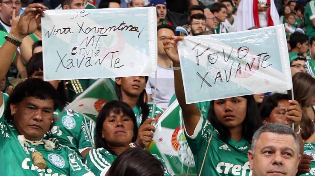 Índios foram ao Palestra Itália para acompanhar a disputa da final da Copa do Brasil (Foto: Reprodução)