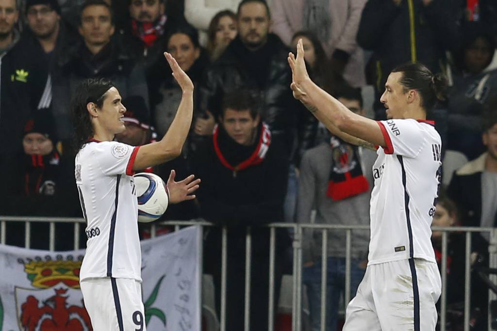 Edinson Cavani ew Zlatan Ibrahimovic construíram o placar da vitória do PSG (Foto: Valery Hache/AFP)