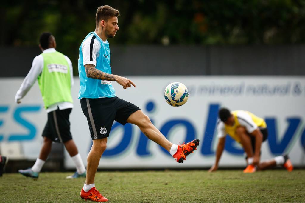 Lucas Lima é um dos poucos titulares relacionados, mas deve iniciar no banco de reservas (Foto: Ricardo Saibun)
