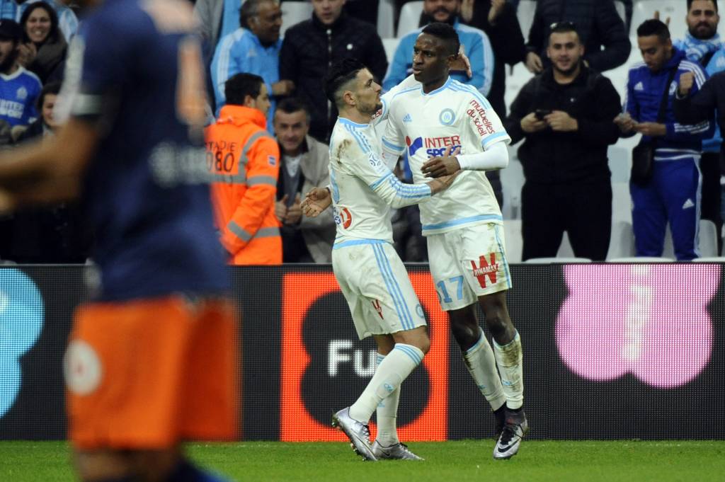 Cabella e Sarr ajudaram o Olympique a arrancar um empate em casa (foto: AFP)