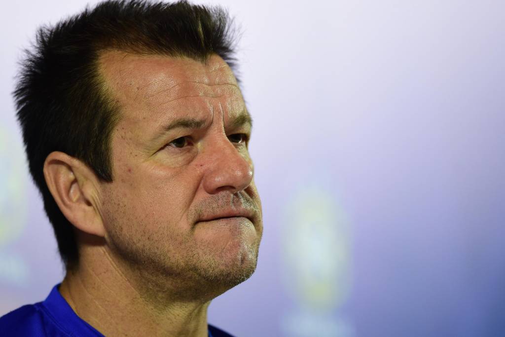 Dunga admitiu que um empresário de jogador lhe enviou ameaças por não concordar com uma convocação (Foto: Sergio Barzaghi/Gazeta Press)