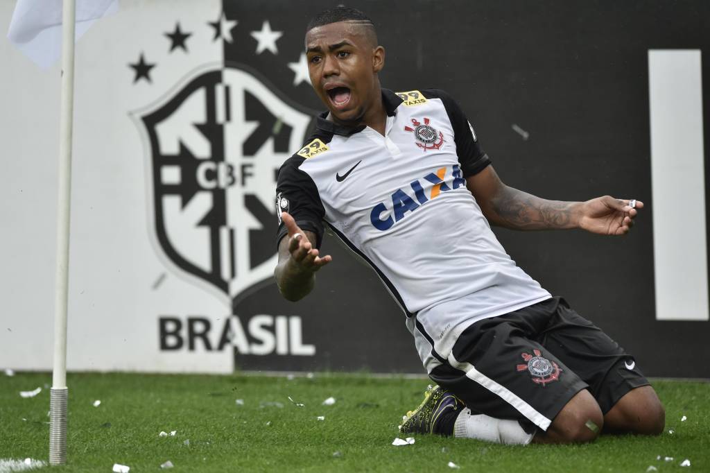 Malcom já comemorava quando percebeu que o seu gol tinha sido anulado (foto: Fernando Dantas/Gazeta Press)
