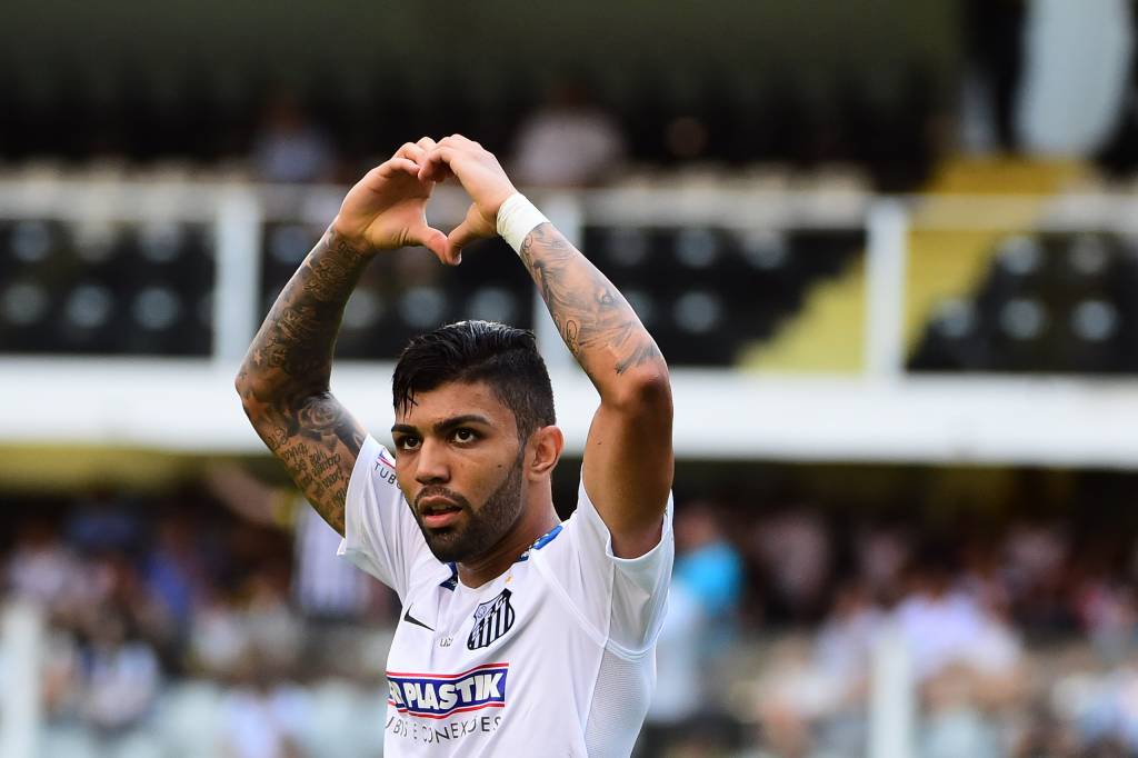 Gabriel fez juras de amor ao Santos, mas não garantiu que fica em 2016  (Foto: Sergio Barzaghi/Gazeta Press)
