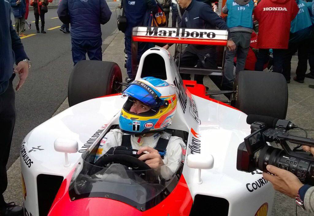 Alonso pilotou carro com que Senna conquistou o tricampeonato mundial (Foto: Divulgação)