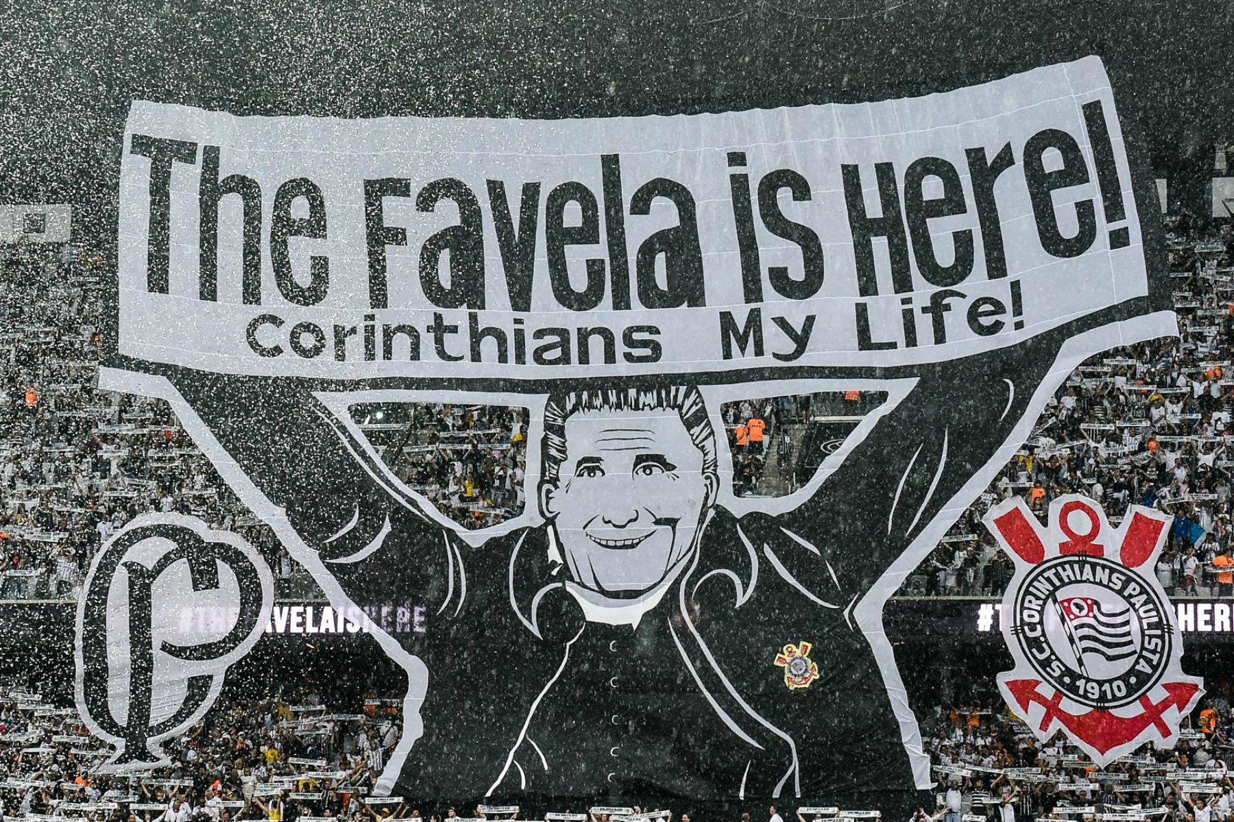 Cem anos após assalto, Corinthians faz festa em palco que não receberia Neco. 