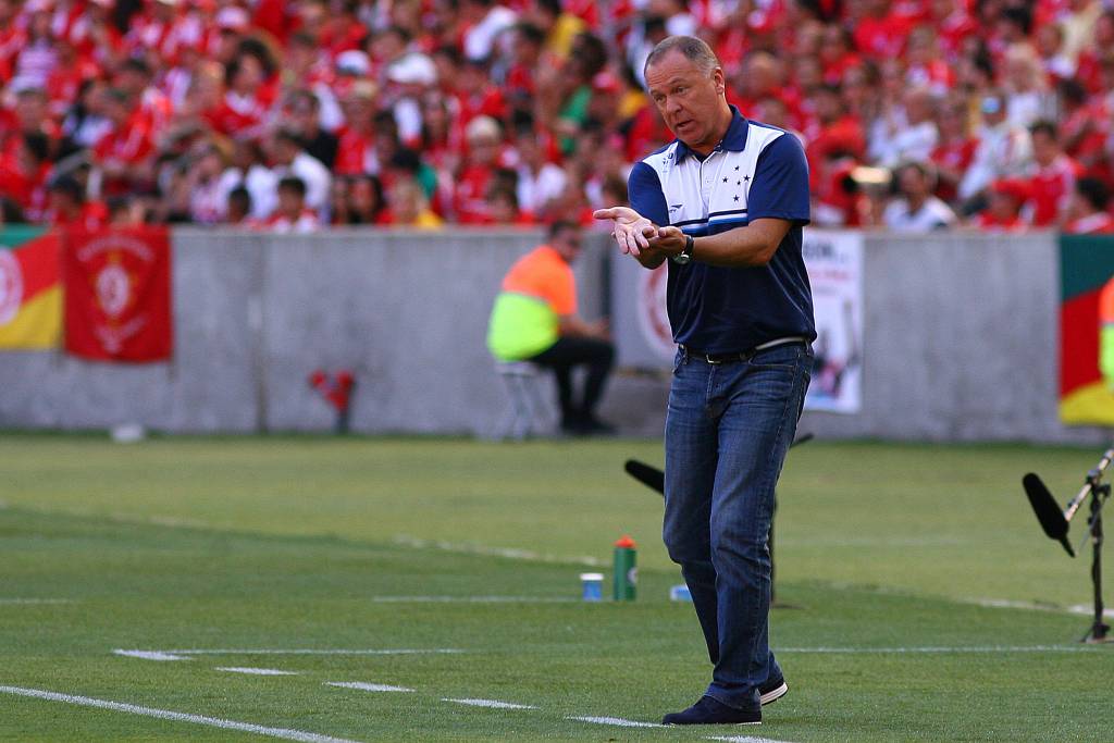 Mano: "De minha parte saio muito contente com o clube.Espero que seja um até logo" (Lucas Uebel/Light Press)