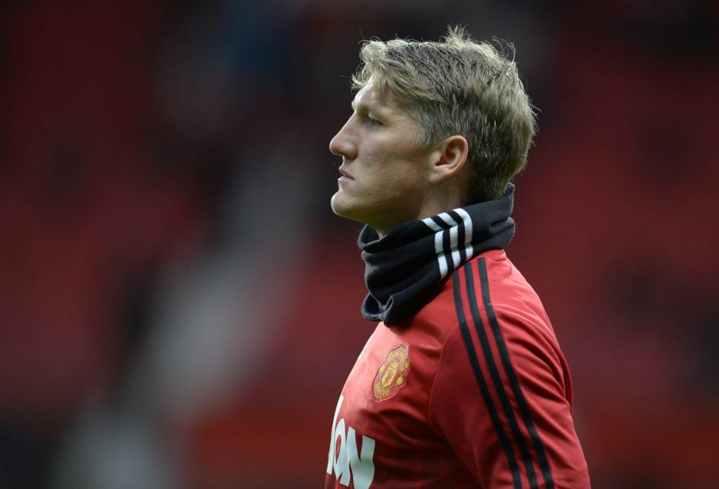 Mourinho, que não conta com Schweinsteiger, rebaixou o volante à equipe B do United (Foto: Oli Scarff/AFP)