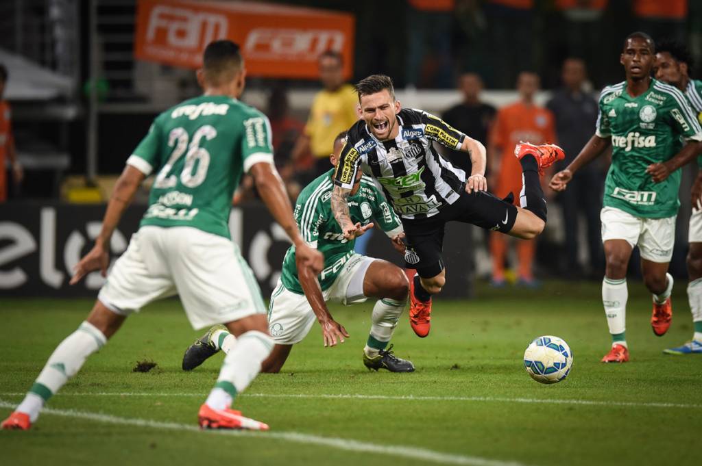 Lucas Lima não conseguiu superar a marcação palmeirense e foi o principal ponto negativo do Santos na final (Foto: Ricardo Saibun)