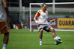 De contrato renovado, Cavalieri será uma das lideranças do grupo em 2016 (Foto:Bruno Haddad/Fluminense)