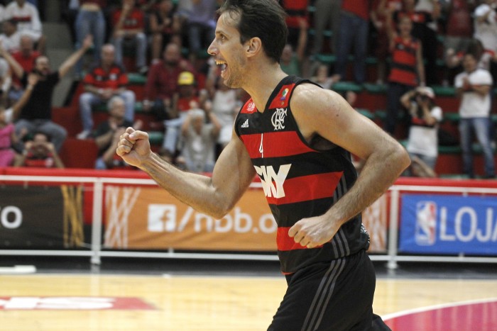 Marcelinho comemora vitória do Flamengo nesta terça-feira (Foto: Gilvan de Souza/Flamengo)
