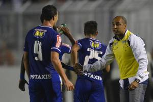 Deivid comandou, interinamente, o Cruzeiro na vitória por 2 a 1 sobre a Ponte, pelo Brasileirão deste ano (Mauro Horita/Light Press)