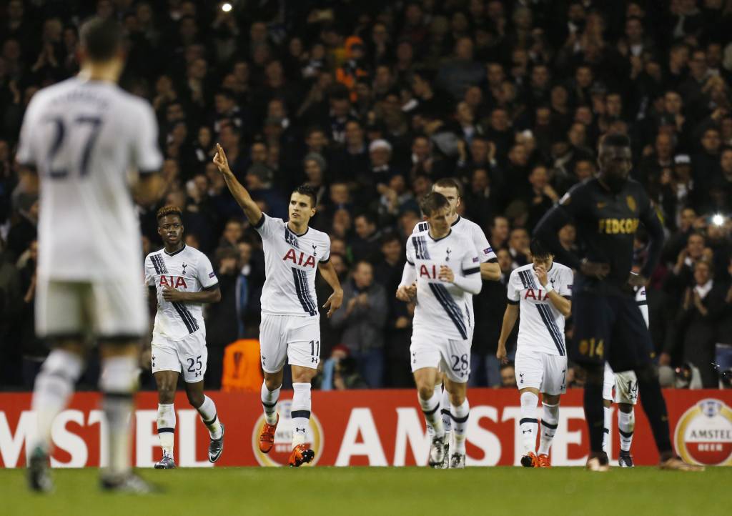 Lamela marcou três gols na vitória do Tottenham sobre o Monaco (Foto: Ian Kington/AFP)