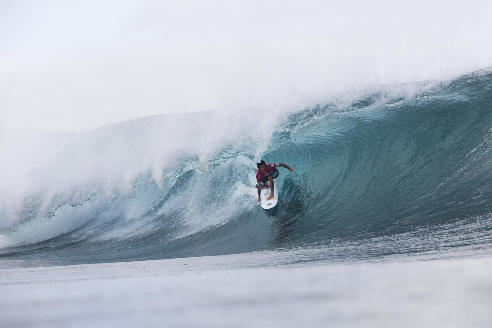 Filipinho ficou em segundo na bateria e vai à repescagem em Pipeline (Foto: Kelly Cestari/WSL)
