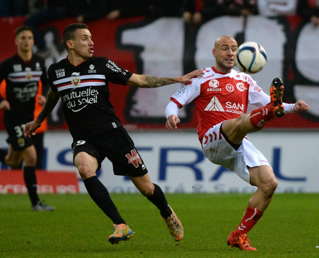 O time do Stade de Reims saiu perdendo, mas brigou pelo empate até o fim (foto: DENIS CHARLET / AFP)