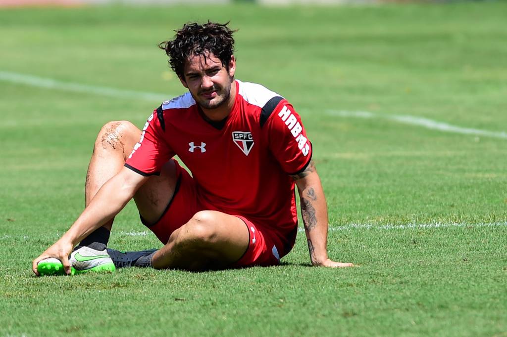 Alvo de constantes especulações, Pato pode riscar o Liverpool da lista de possíveis destinos (foto: Sergio Barzaghi/Gazeta Press)