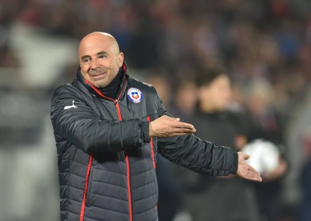Sampaoli, campeão da Copa América pelo Chile, pode assumir o Chelsea na próxima temporada (Foto: AFP)