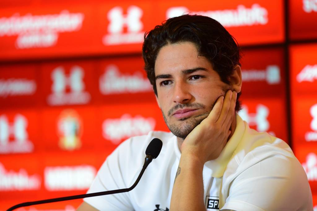 A reapresentação ao Corinthians não empolga Pato, que sonha em voltar a brilhar na Europa (foto: Sergio Barzaghi/Gazeta Press)