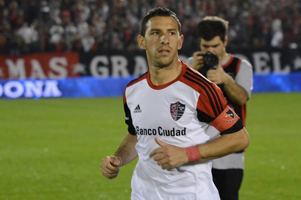Maxi não quis nem sentar para conversar sobre a proposta cruzeirense (Newell's/Divulgação)