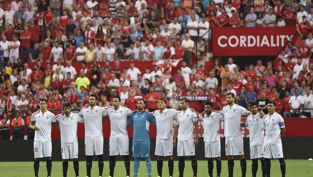 Diante de sua torcida, o Sevilla venceu por 2 a 0 e avançou às oitavas da Copa do Rei (foto: reprodução/Twitter)