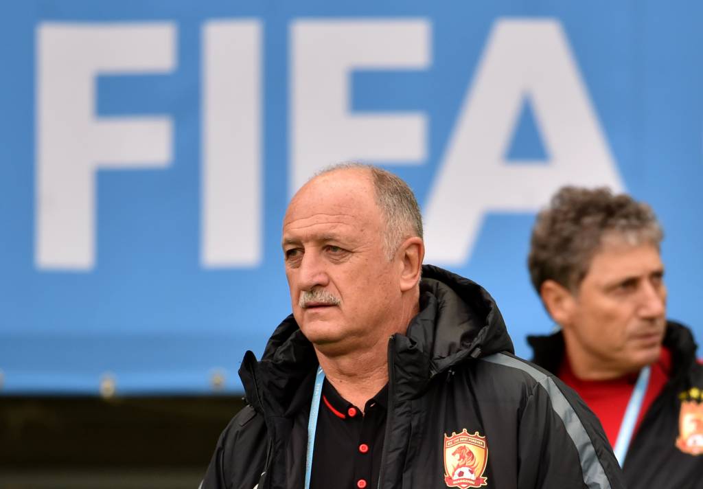 Técnico do Guangzhou Evergrande, Felipão se prepara para enfrentar Barcelona na semi do Mundial de Clubes (Foto: Kazuhiro/AFP)