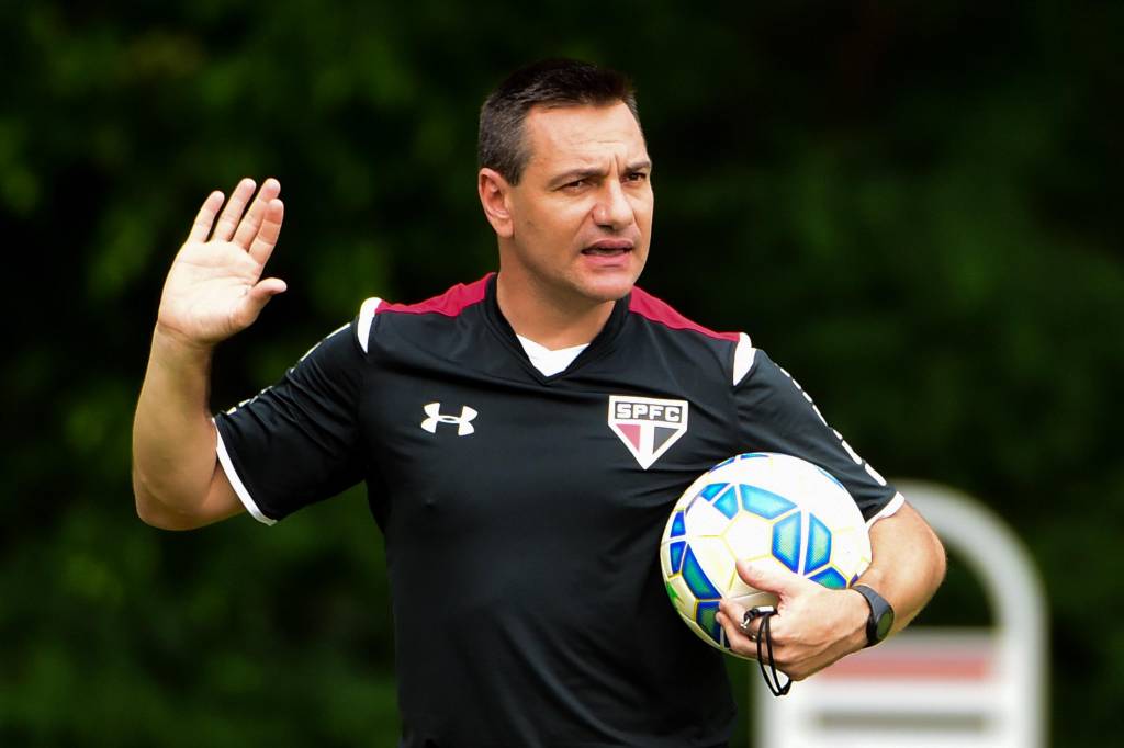 Agora no Bahia, Doriva pretende frustrar os planos do São Paulo ao manter Kieza em sua nova equipe (foto: Djalma Vassão/Gazeta Press)