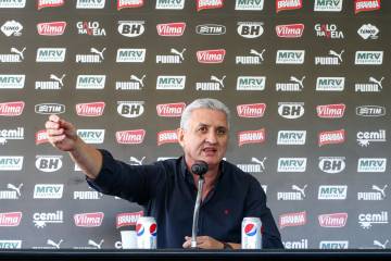 Diretor de futebol do Galo negou que o Atlético-MG que tenha aliciado o equatoriano Juan Cazares (Bruno Cantini/CAM)