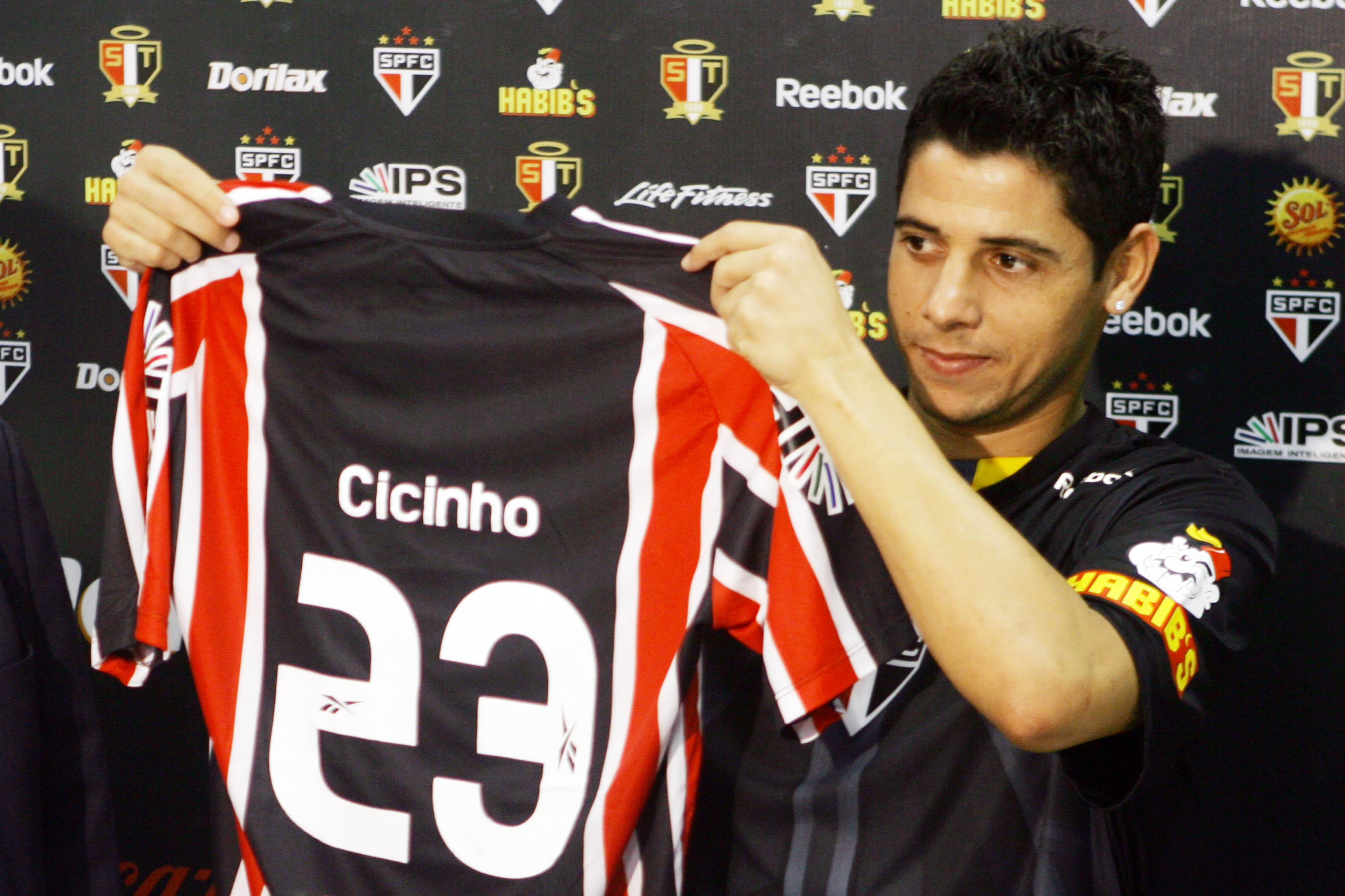 O lateral vestiu a camisa 23 em seu retorno ao Morumbi (foto: Fernando Pilatos/Gazeta Press)