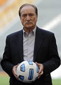 Eugenio Figueredo está preso da Suíça desde maio e será extraditado ao Uruguai (Foto: Juan Mabromata/AFP)
