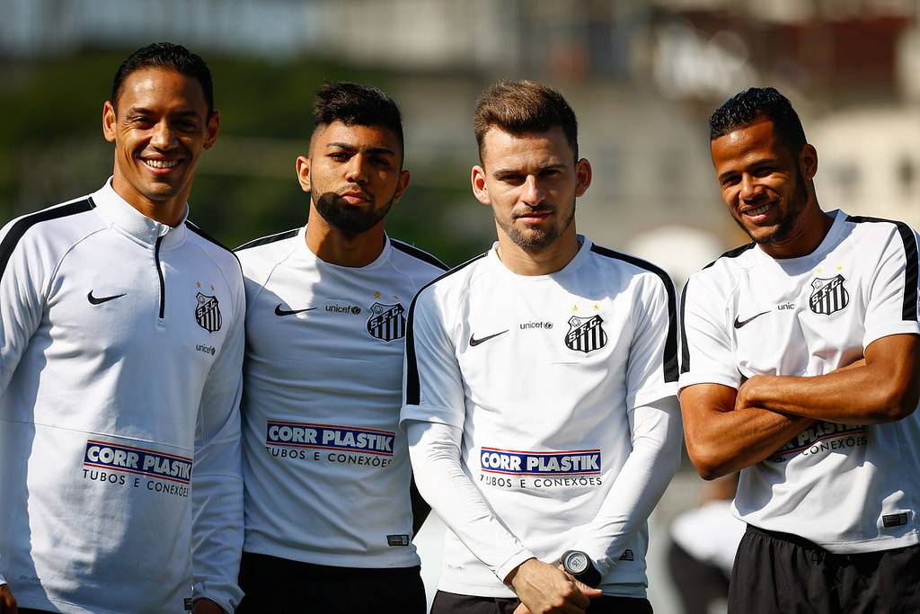 Ricardo Oliveira, Gabriel, Lucas Lima e Geuvânio foram peças importantes do elenco santista de 2015 (Foto: Zeca Santos/SFC)