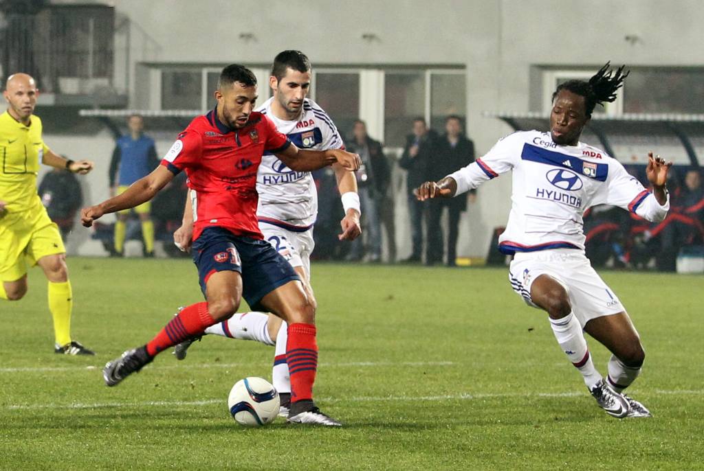 O meia Mohamed Larbi foi o responsável pelos dois gols da vitória do Ajaccio sobre o Lyon (Foto: Pascal Pochard-Casablanca)