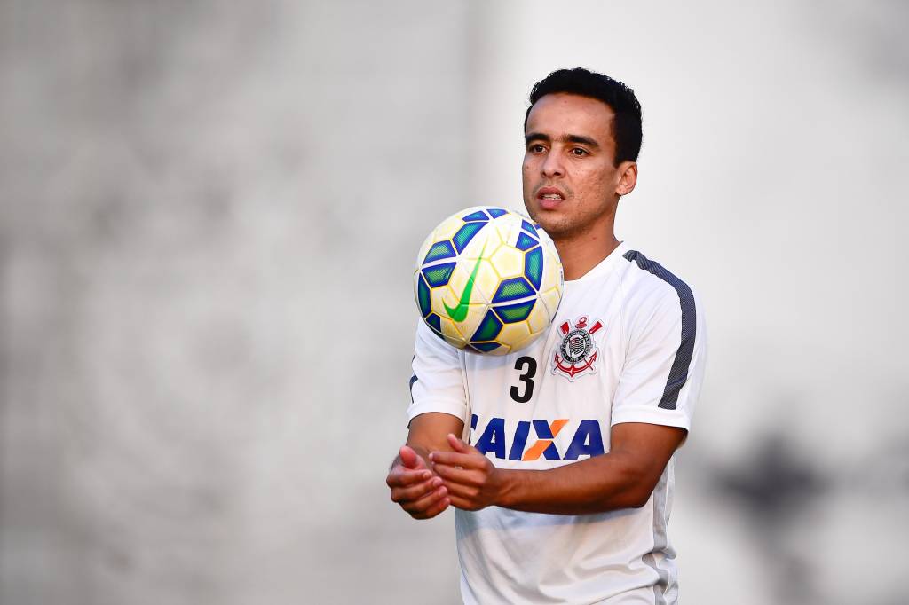 O São Paulo não se esforçou para segurar Jadson na troca por Pato, como lembrou o ex-presidente (foto: Fernando Dantas/Gazeta Press)